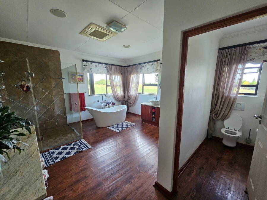 5 Bedroom Property for Sale in Woodland Hills Free State